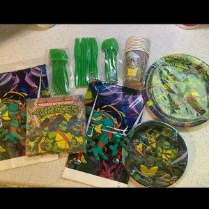 10 piece Teenage Mutant Ninja Turtles Party ware (286)